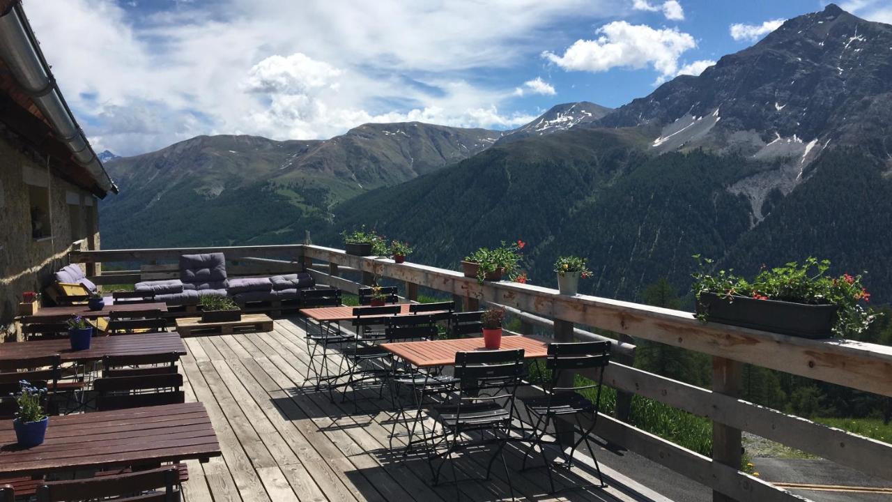 Bed and Breakfast Alp Es-Cha Dadour Madulain Екстер'єр фото